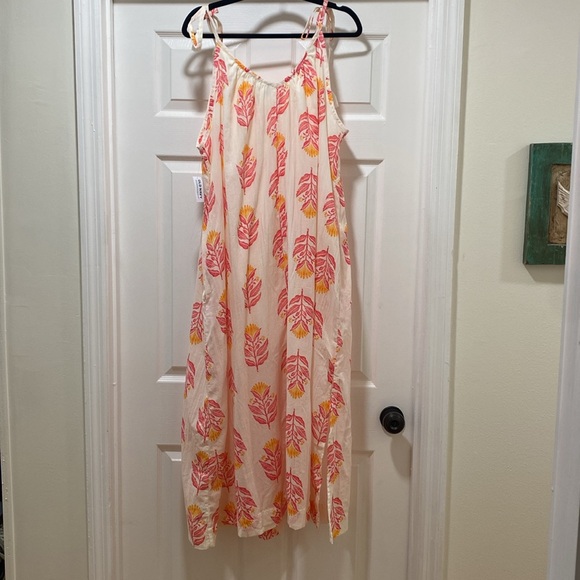 Old Navy Tie Strap V Neck Maxi Dress w/ side split - Picture 5 of 9